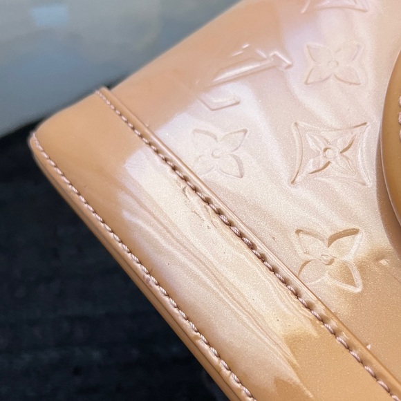 Auth Louis Vuitton Vernis Alma BB Rose Velours w/ Gold Hardware - Picture 9 of 16